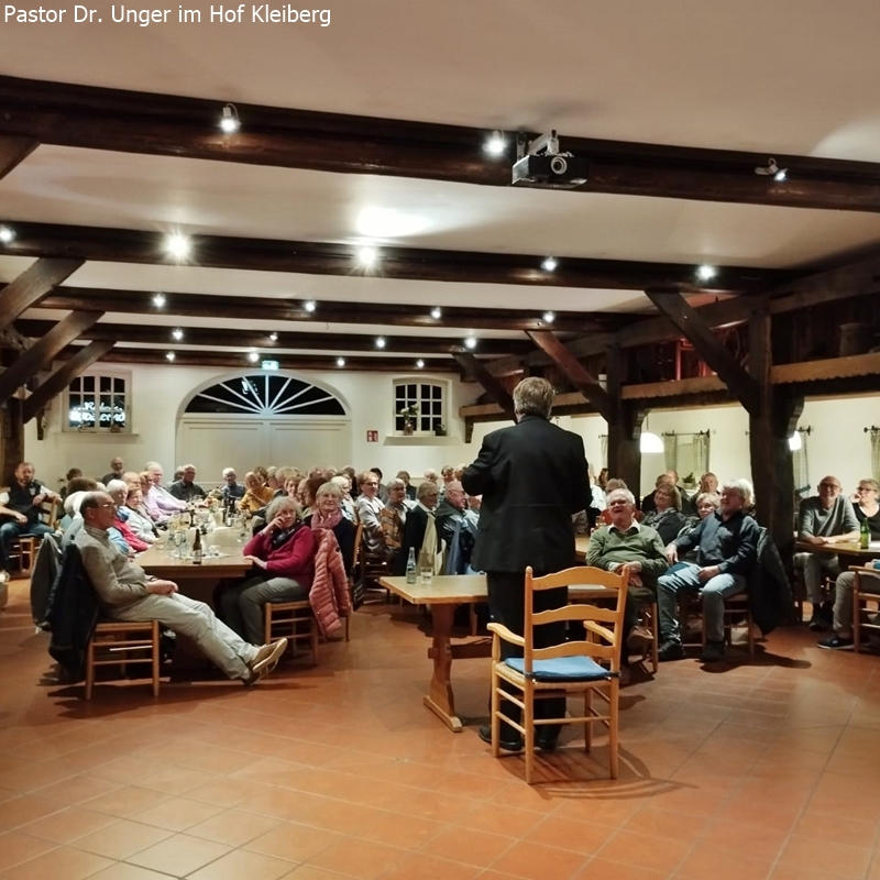 Dr. Tim Unger im Hof Kleiberg